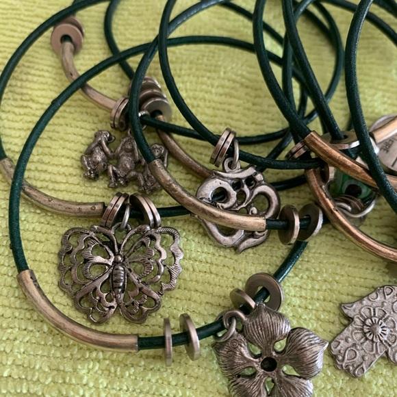 Bangle bracelets - Picture 3 of 3